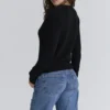 Emblem Schwarze Strickjacke aus Kaschmir und Wolle Emblem Schwarze Strickjacke aus Kaschmir und Wolle