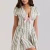 Emiliana Mini-Kleid aus Stretch-Baumwolle mit grünem Streifen-Blumenmuster Emiliana Mini-Kleid aus Stretch-Baumwolle mit grünem Streifen-Blumenmuster