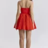 Emmanuela Italian Tomato trägerloses Plissee-Minikleid Emmanuela Italian Tomato trägerloses Plissee-Minikleid