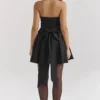 Emmanuela Schwarzes trägerloses Minikleid mit abnehmbarem Schleifen Emmanuela Schwarzes trägerloses Minikleid mit abnehmbarem Schleifen