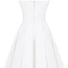 Emmanuela Weißes, trägerloses, plissiertes Minikleid Emmanuela Weißes, trägerloses, plissiertes Minikleid