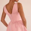 Emmeliette Mini-Kleid aus puderrosa Satin