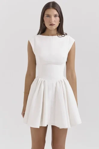 Enchant Weißes Minikleid mit offenem Rücken