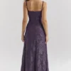 Esme Maxikleid aus Lurex-Chiffon in Traubenrot Esme Maxikleid aus Lurex-Chiffon in Traubenrot