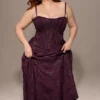 Esme Maxikleid aus Lurex-Chiffon in Traubenrot Esme Maxikleid aus Lurex-Chiffon in Traubenrot