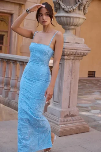 Eva Maxikleid in toskanischem Blau mit Blumenstickerei