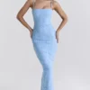 Eva Maxikleid in toskanischem Blau mit Blumenstickerei Eva Maxikleid in toskanischem Blau mit Blumenstickerei