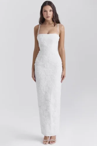 Eva – Weißes Maxikleid aus floraler Spitze