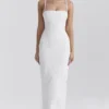 Eva – Weißes Maxikleid aus floraler Spitze Eva – Weißes Maxikleid aus floraler Spitze