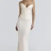 Eve – Maxikleid aus elfenbeinfarbenem Satin mit Korsett – Limited Edition Eve – Maxikleid aus elfenbeinfarbenem Satin mit Korsett – Limited Edition