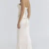 Eve – Maxikleid aus elfenbeinfarbenem Satin mit Korsett – Limited Edition Eve – Maxikleid aus elfenbeinfarbenem Satin mit Korsett – Limited Edition
