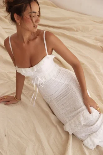 Eve Weißes Broderie-Maxikleid