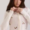 Evelina Cremefarbene Strickjacke mit Stickerei Evelina Cremefarbene Strickjacke mit Stickerei