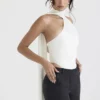 Farrah – Elfenbeinfarbener Satin-Bodys mit Wickelhals Farrah – Elfenbeinfarbener Satin-Bodys mit Wickelhals