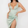 Faye Midi-Korsetts-Kleid aus Pistaziengrünem Satin Faye Midi-Korsetts-Kleid aus Pistaziengrünem Satin