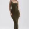 Fayette Khaki – Weiches, flauschiges Strick-Maxikleid Fayette Khaki – Weiches, flauschiges Strick-Maxikleid