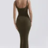 Fayette Khaki – Weiches, flauschiges Strick-Maxikleid Fayette Khaki – Weiches, flauschiges Strick-Maxikleid