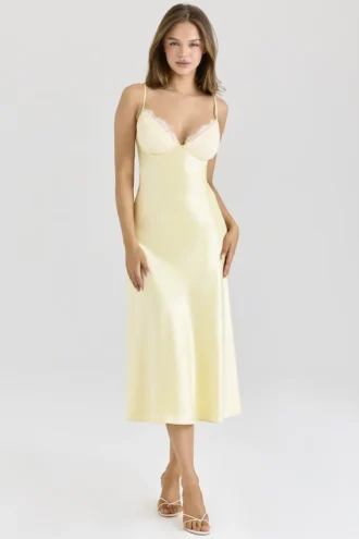 Felicity Buttergelbes, schräg geschnittenes Midi-Kleid aus Satin