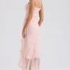 Gabriella – Weiches, pfirsichfarbenes Abendkleid mit Rüschen vorne Gabriella – Weiches, pfirsichfarbenes Abendkleid mit Rüschen vorne