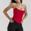 Genevieve – Korsett aus scharlachrotem Satin mit Spitzenrücken Genevieve – Korsett aus scharlachrotem Satin mit Spitzenrücken