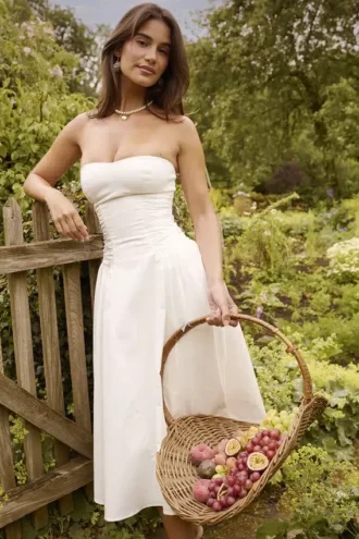 Georgiana – Weißes, trägerloses Midi-Sommerkleid aus Baumwolle