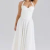 Georgie – Weißes Midi-Kleid aus Stretch-Baumwolle mit Neckholder-Ausschnitt Georgie – Weißes Midi-Kleid aus Stretch-Baumwolle mit Neckholder-Ausschnitt
