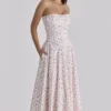 Gina Weißes Maxikleid aus Baumwolle mit Rosenprint Gina Weißes Maxikleid aus Baumwolle mit Rosenprint