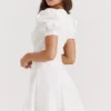 Hameda Weißes Minikleid mit Puffärmeln Hameda Weißes Minikleid mit Puffärmeln