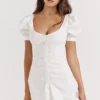 Hameda Weißes Minikleid mit Puffärmeln Hameda Weißes Minikleid mit Puffärmeln