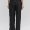 Hayden – Schwarze, weit geschnittene, taillierte Hose Hayden – Schwarze, weit geschnittene, taillierte Hose