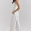 Hayden – Weiße, taillierte Hose mit Nadelstreifen und hoher Taille Hayden – Weiße, taillierte Hose mit Nadelstreifen und hoher Taille