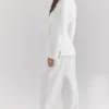 Hayden – Weiße, weit geschnittene Hose mit hoher Taille Hayden – Weiße, weit geschnittene Hose mit hoher Taille