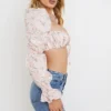 Henrietta – Rosa Bralette-Oberteil mit Blumenmuster und Raffungen Henrietta – Rosa Bralette-Oberteil mit Blumenmuster und Raffungen