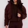 Hero Chocolate Oversized C-förmige Pufferjacke