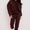 Hero Chocolate Oversized C-förmige Pufferjacke