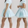 Imani Zartes blaues Satin-Plissee-Minikleid