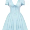 Imani Zartes blaues Satin-Plissee-Minikleid