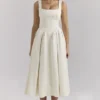 Isabeau Midi-Korsetts aus strukturiertem Satin in Elfenbein Isabeau Midi-Korsetts aus strukturiertem Satin in Elfenbein