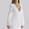 Isha Weißes Baumwoll-Minikleid mit Glockenärmeln