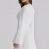 Isha Weißes Baumwoll-Minikleid mit Glockenärmeln