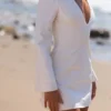 Isha Weißes Baumwoll-Minikleid mit Glockenärmeln