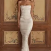 Isis – Maxikleid aus elfenbeinfarbenem Satin mit Korsetts Isis – Maxikleid aus elfenbeinfarbenem Satin mit Korsetts