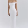 Isis – Maxikleid aus elfenbeinfarbenem Satin mit Korsetts Isis – Maxikleid aus elfenbeinfarbenem Satin mit Korsetts