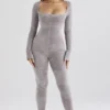 Isis Mink Jumpsuit aus schwerem Chenille für zu Hause Isis Mink Jumpsuit aus schwerem Chenille für zu Hause