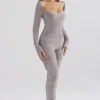 Isis Mink Jumpsuit aus schwerem Chenille für zu Hause Isis Mink Jumpsuit aus schwerem Chenille für zu Hause