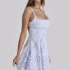 Isla Bluebell Mini-Sommerkleid aus Broderie-Anglaise-Spitze Isla Bluebell Mini-Sommerkleid aus Broderie-Anglaise-Spitze