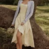 Jaime Midi-Sommerkleid aus Baumwolle mit Blumenprint in Zitronengelb und Schnürung Jaime Midi-Sommerkleid aus Baumwolle mit Blumenprint in Zitronengelb und Schnürung