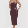 Jalena Mulberry Kleid aus veganem Leder mit Spitzenrücken Jalena Mulberry Kleid aus veganem Leder mit Spitzenrücken