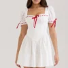 Jana Weißes Mini-Kleid mit Puffärmeln und Broderie Anglaise Jana Weißes Mini-Kleid mit Puffärmeln und Broderie Anglaise