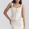 Jeans-Vintage-Creme-Baumwoll-Peplum-Oberteil mit Broderie Anglaise Jeans-Vintage-Creme-Baumwoll-Peplum-Oberteil mit Broderie Anglaise